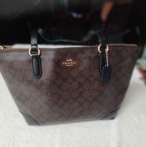 Coach Signature Zip top Shoulder Handbag Brown/Black F29208 Excellent Condition